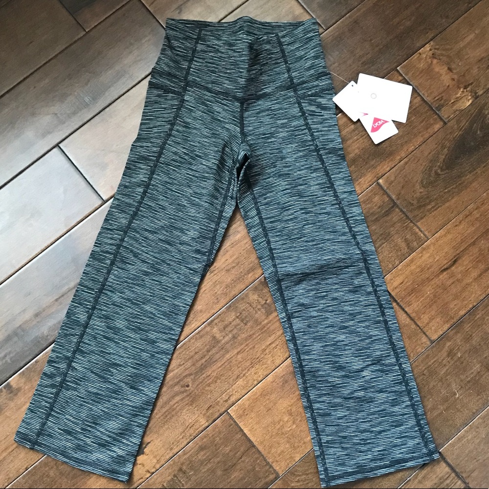 NWT Athleta Crop EnergyPower yoga leggings